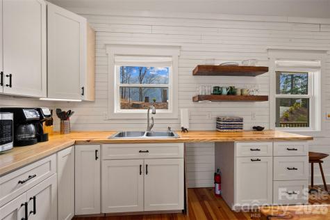 823 Silverstone Drive Hendersonville NC 28792