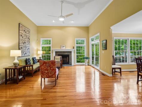 38 Forest Knoll Drive Weaverville NC 28787