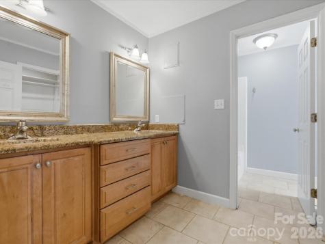 9437 Fairmead Drive Charlotte NC 28269