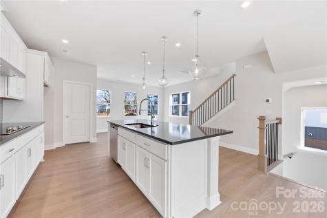 905 Archway Lane Charlotte NC 28217