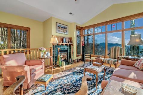 322 Crestview Drive Black Mountain NC 28711