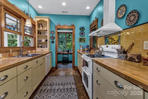 322 Crestview Drive Black Mountain NC 28711