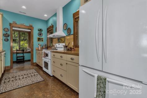 322 Crestview Drive Black Mountain NC 28711