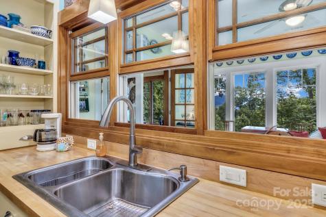 322 Crestview Drive Black Mountain NC 28711