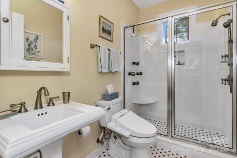 322 Crestview Drive Black Mountain NC 28711
