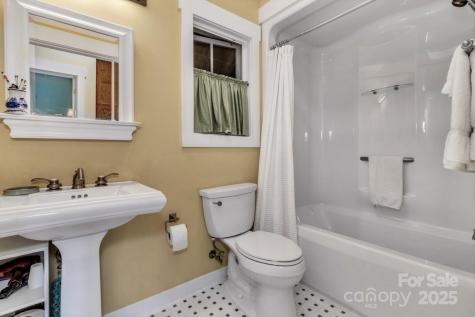 322 Crestview Drive Black Mountain NC 28711