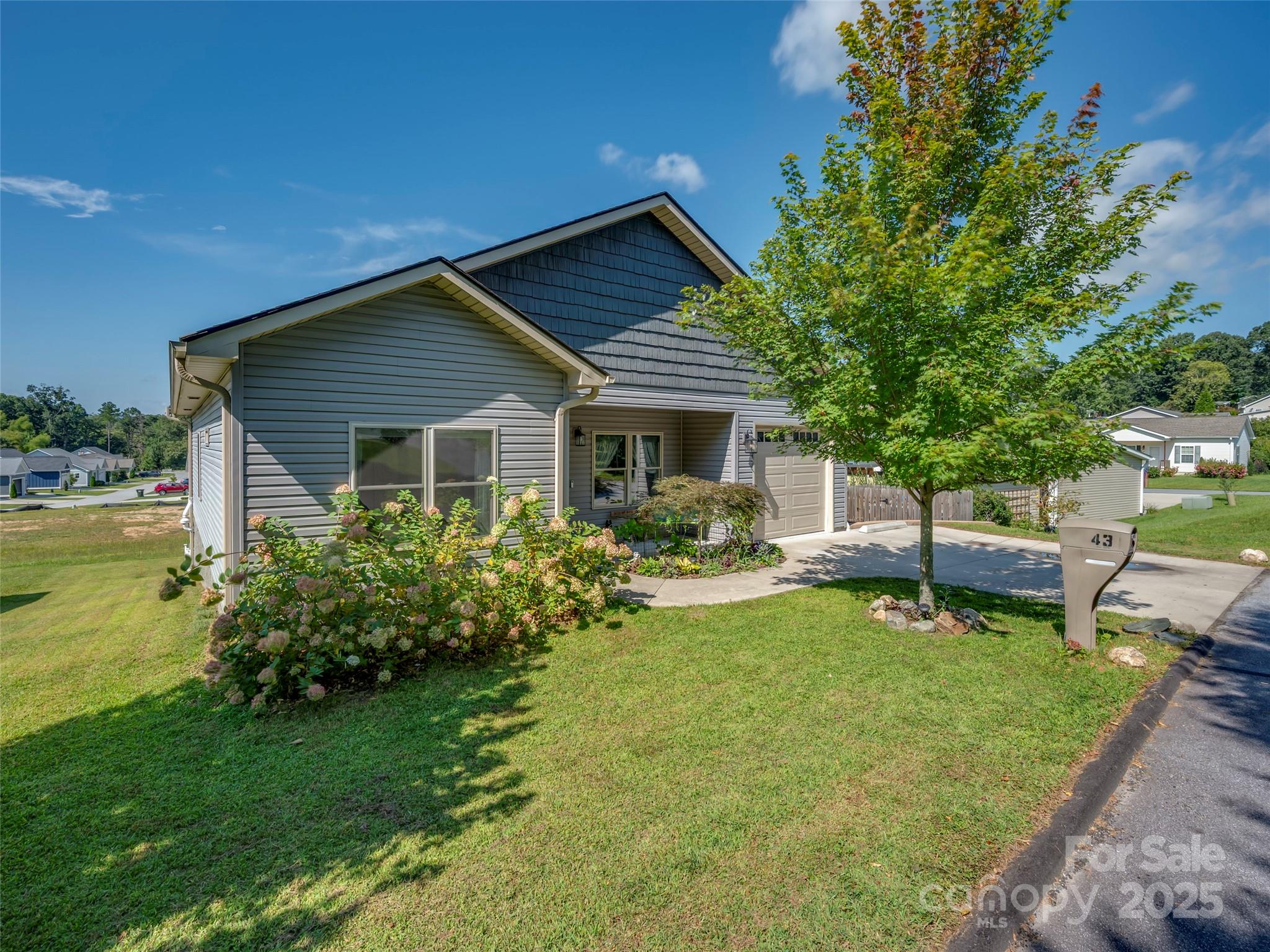 43 Middle Street Hendersonville NC 28792