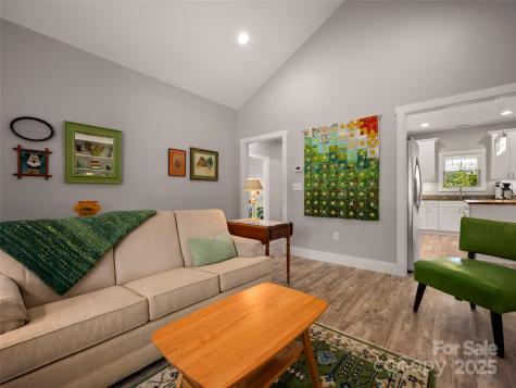 43 Middle Street Hendersonville NC 28792