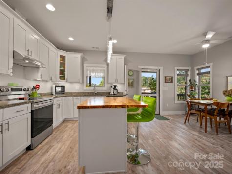 43 Middle Street Hendersonville NC 28792