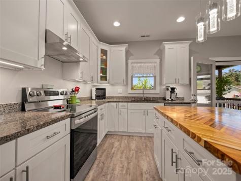 43 Middle Street Hendersonville NC 28792