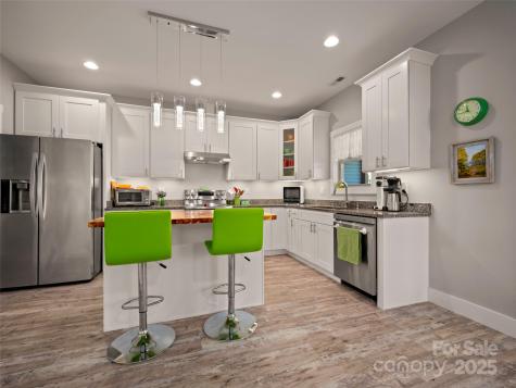 43 Middle Street Hendersonville NC 28792