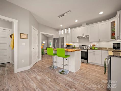 43 Middle Street Hendersonville NC 28792