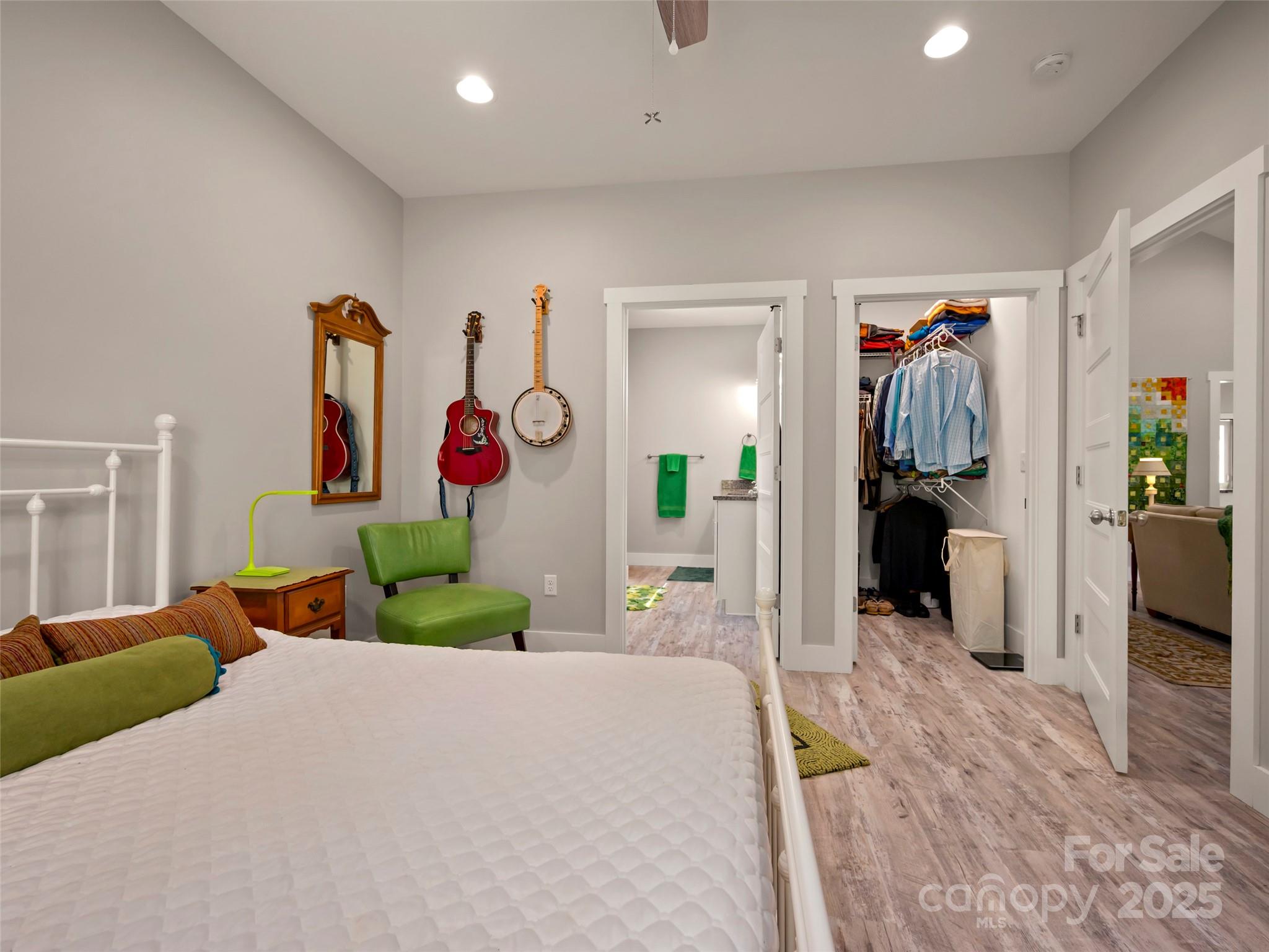 43 Middle Street Hendersonville NC 28792