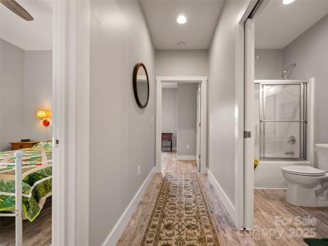 43 Middle Street Hendersonville NC 28792