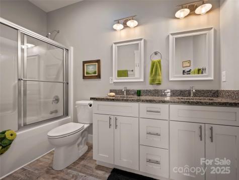 43 Middle Street Hendersonville NC 28792