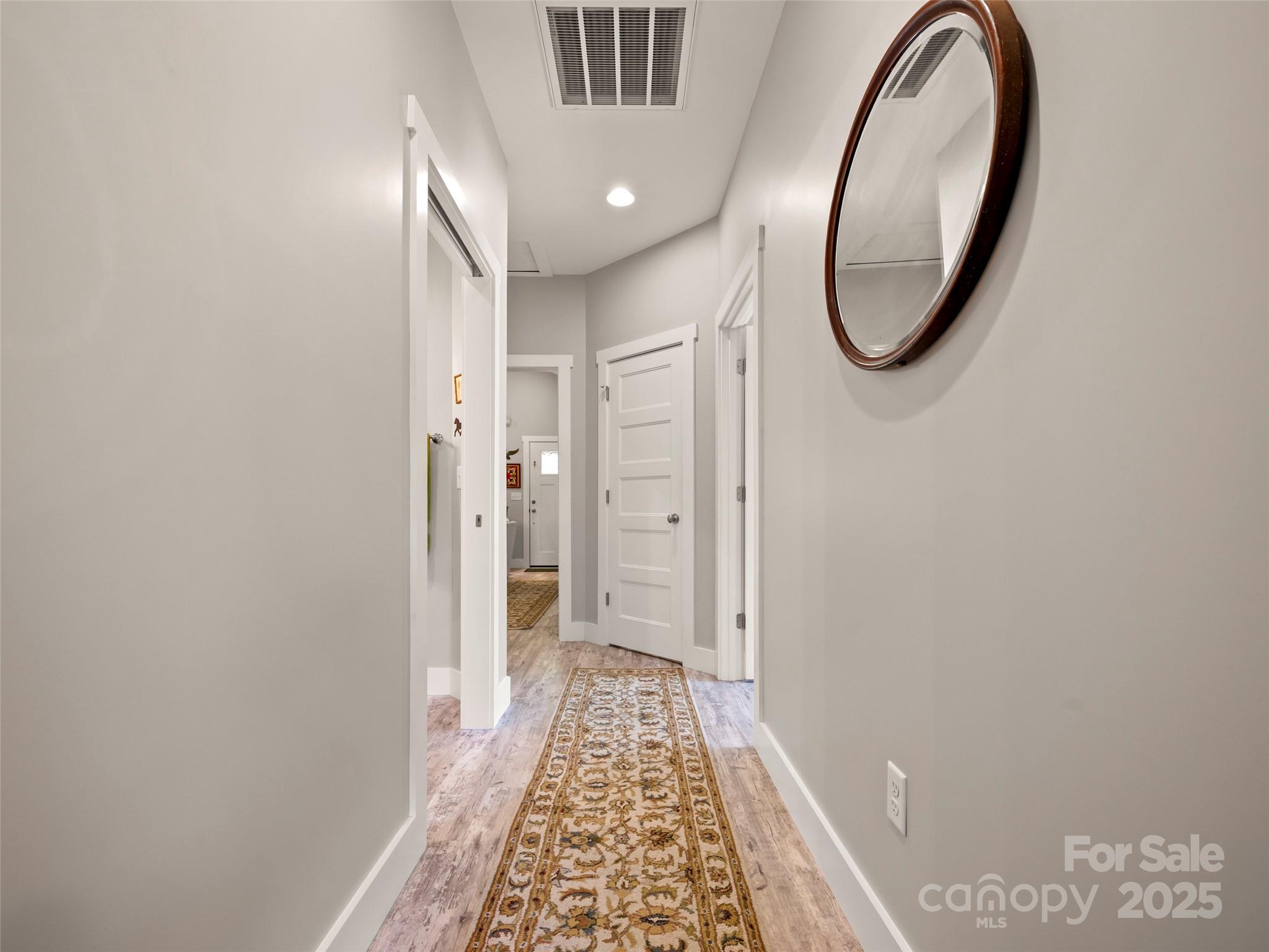 43 Middle Street Hendersonville NC 28792