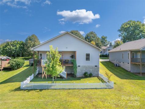 43 Middle Street Hendersonville NC 28792