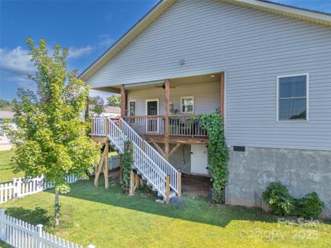 43 Middle Street Hendersonville NC 28792