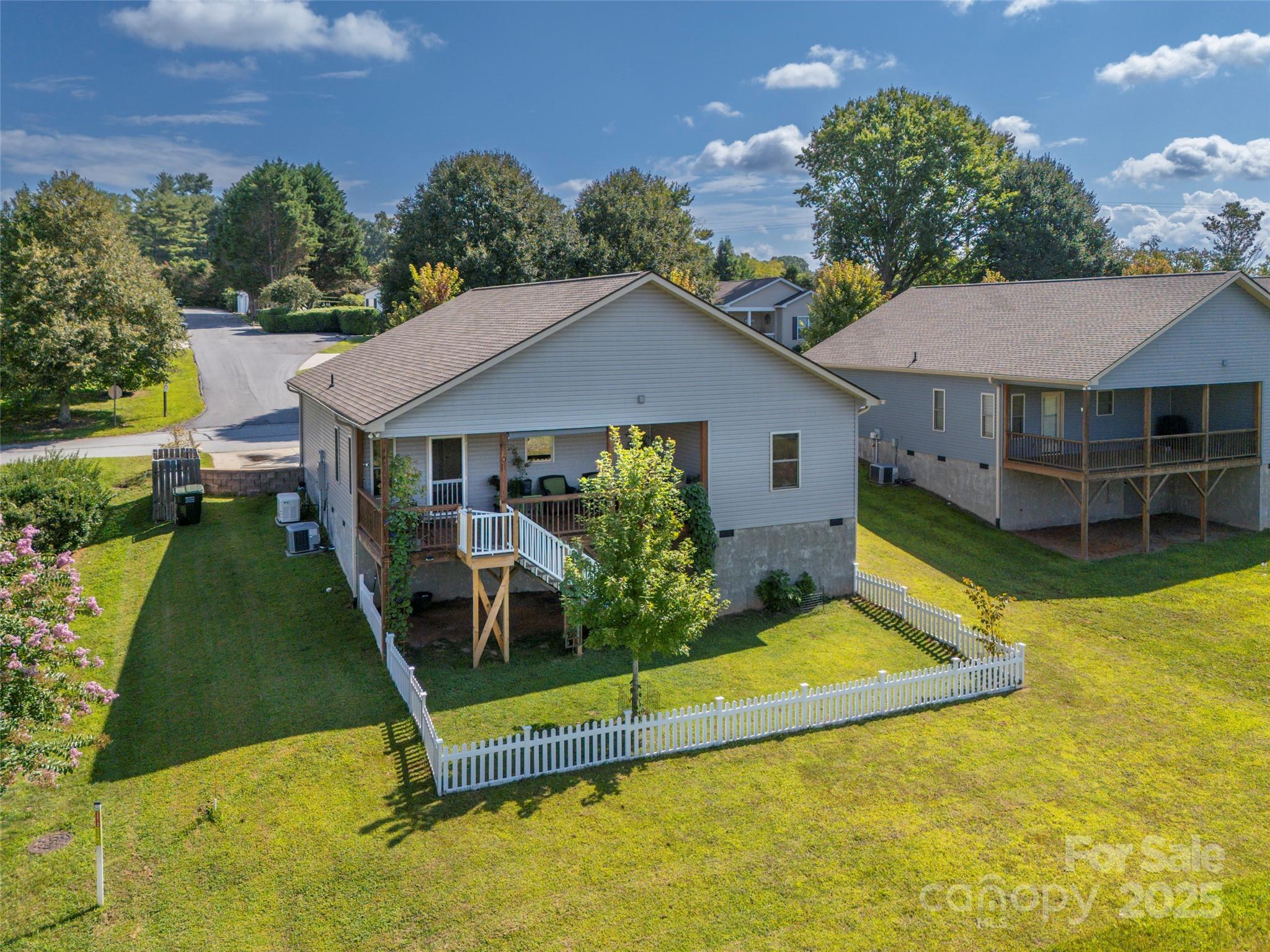 43 Middle Street Hendersonville NC 28792