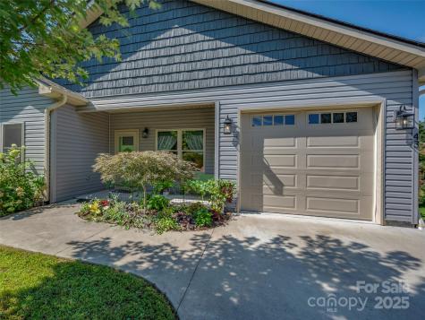 43 Middle Street Hendersonville NC 28792