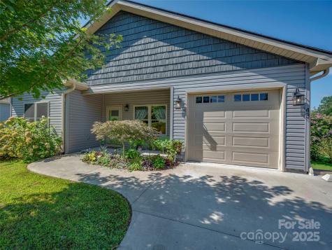 43 Middle Street Hendersonville NC 28792