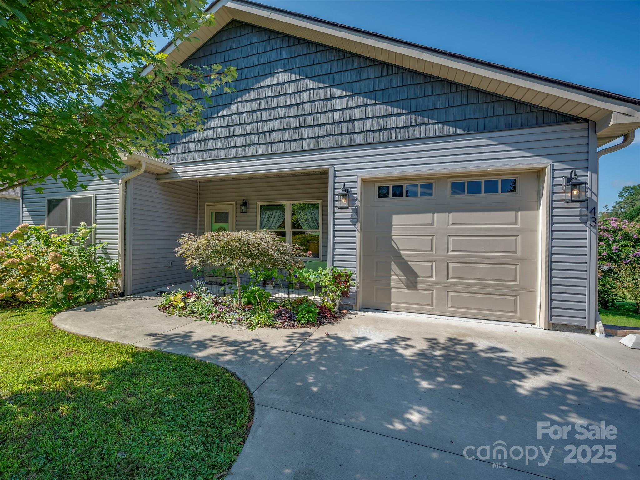 43 Middle Street Hendersonville NC 28792