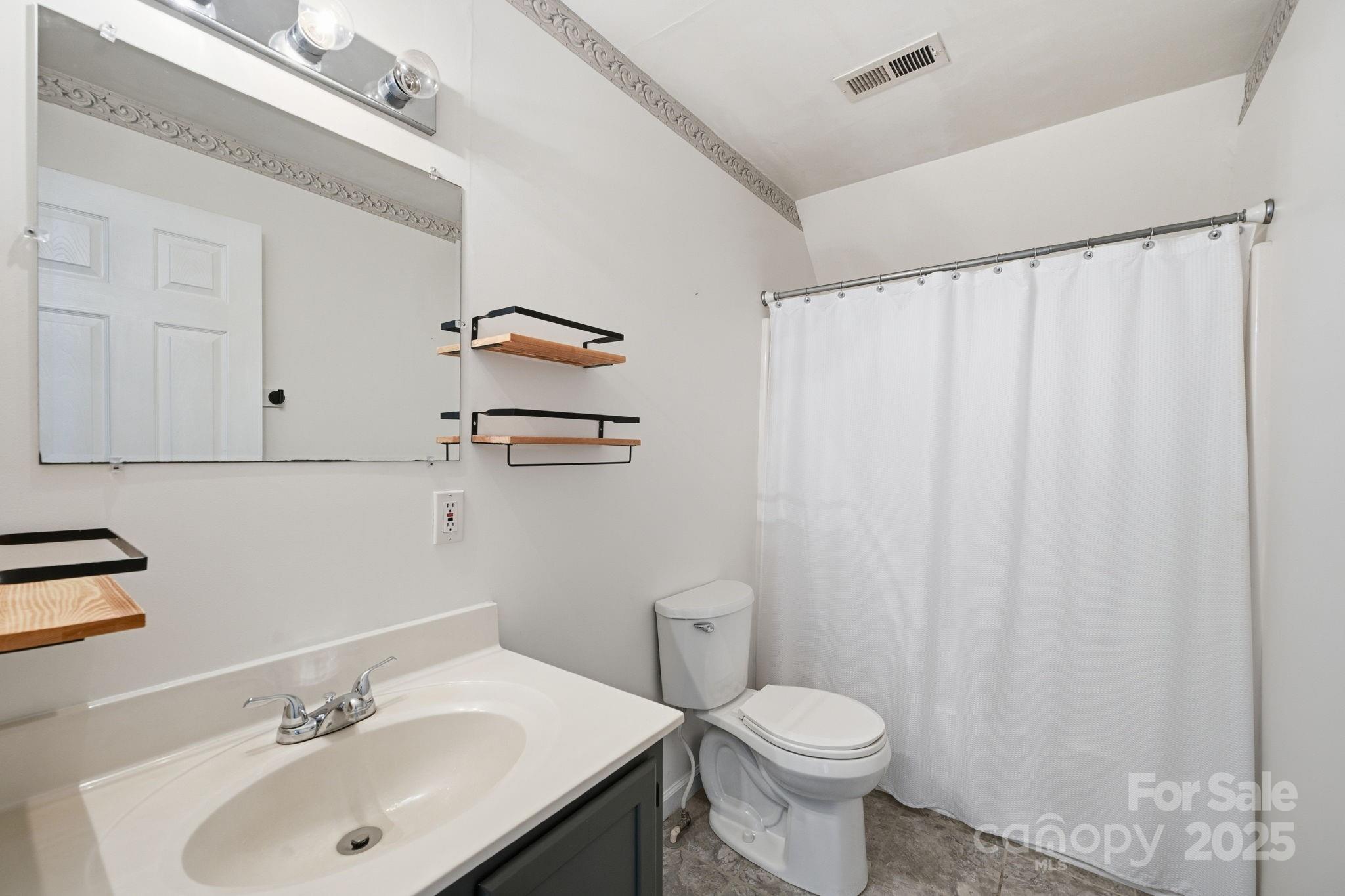 810 Mount Vernon Road Woodleaf NC 27054