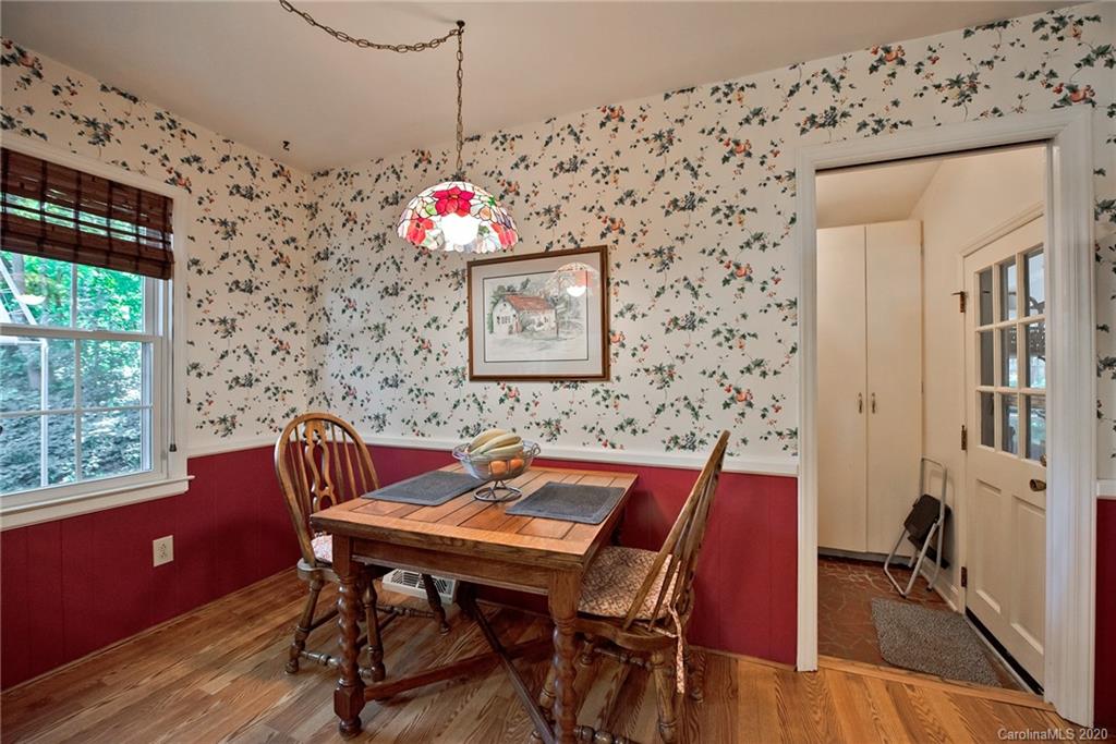 4611 Twin Oaks Place Charlotte NC 28212