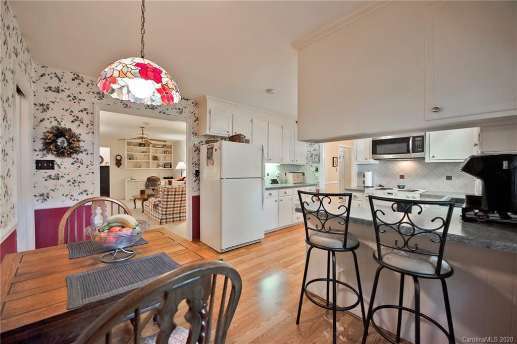 4611 Twin Oaks Place Charlotte NC 28212