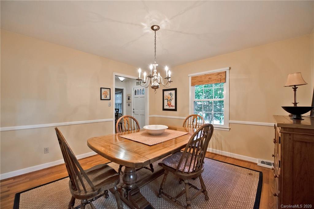 4611 Twin Oaks Place Charlotte NC 28212