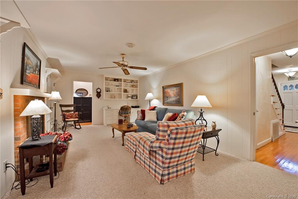 4611 Twin Oaks Place Charlotte NC 28212