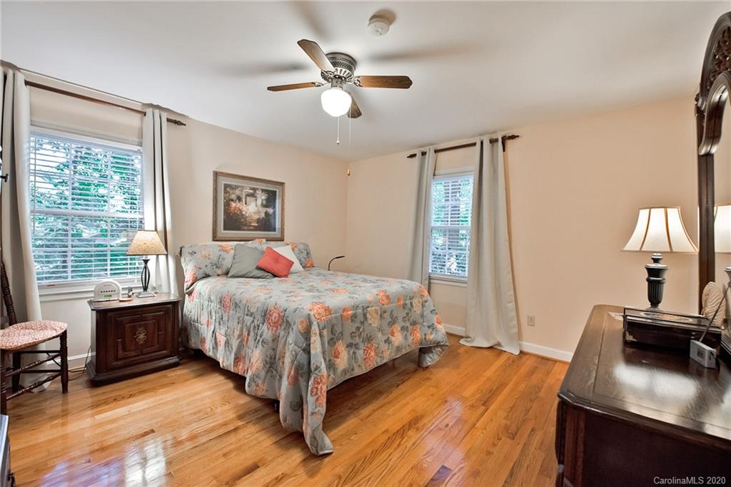 4611 Twin Oaks Place Charlotte NC 28212