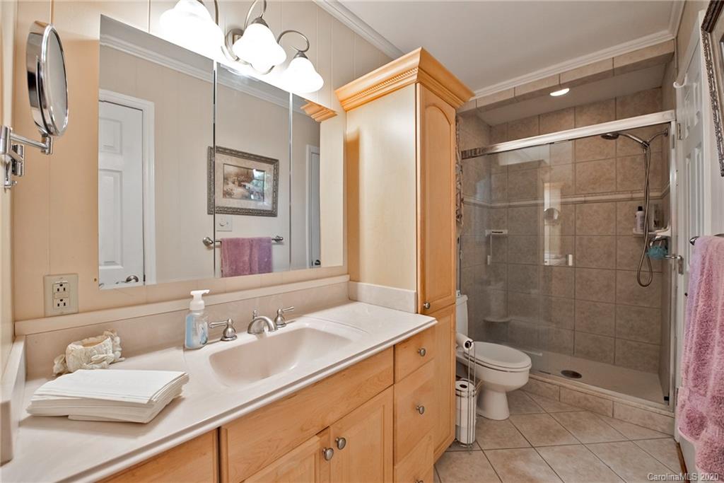 4611 Twin Oaks Place Charlotte NC 28212