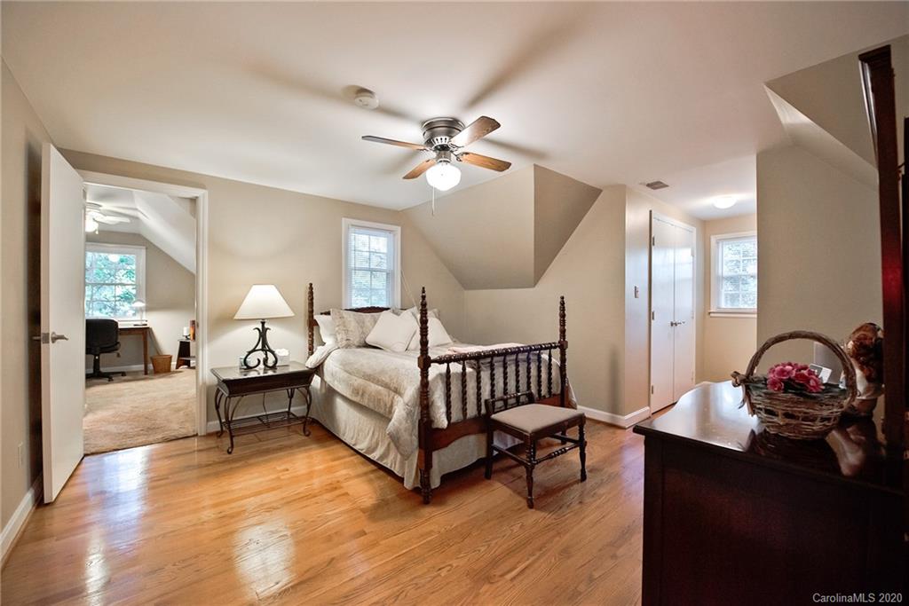 4611 Twin Oaks Place Charlotte NC 28212