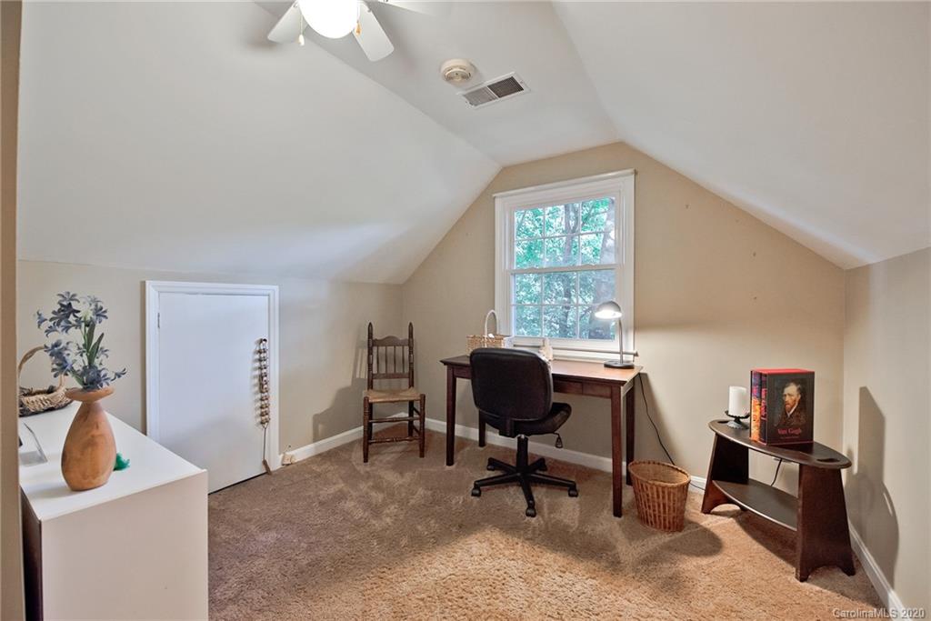 4611 Twin Oaks Place Charlotte NC 28212