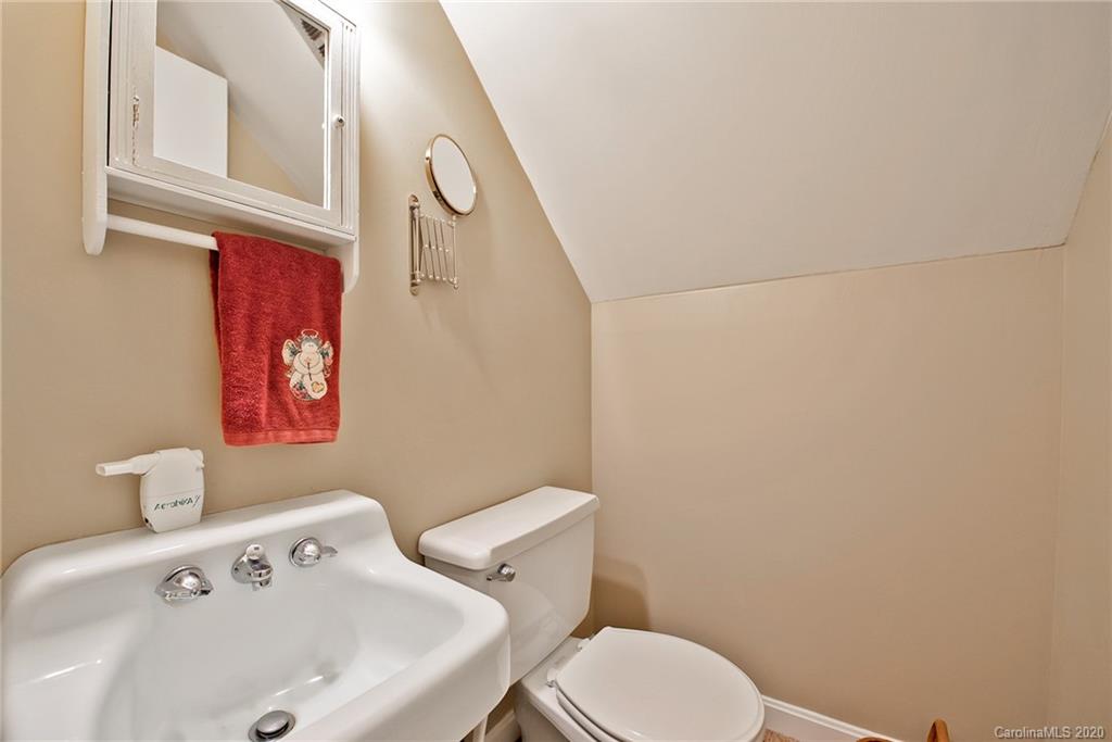 4611 Twin Oaks Place Charlotte NC 28212
