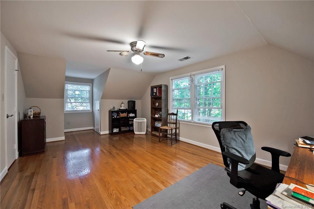 4611 Twin Oaks Place Charlotte NC 28212