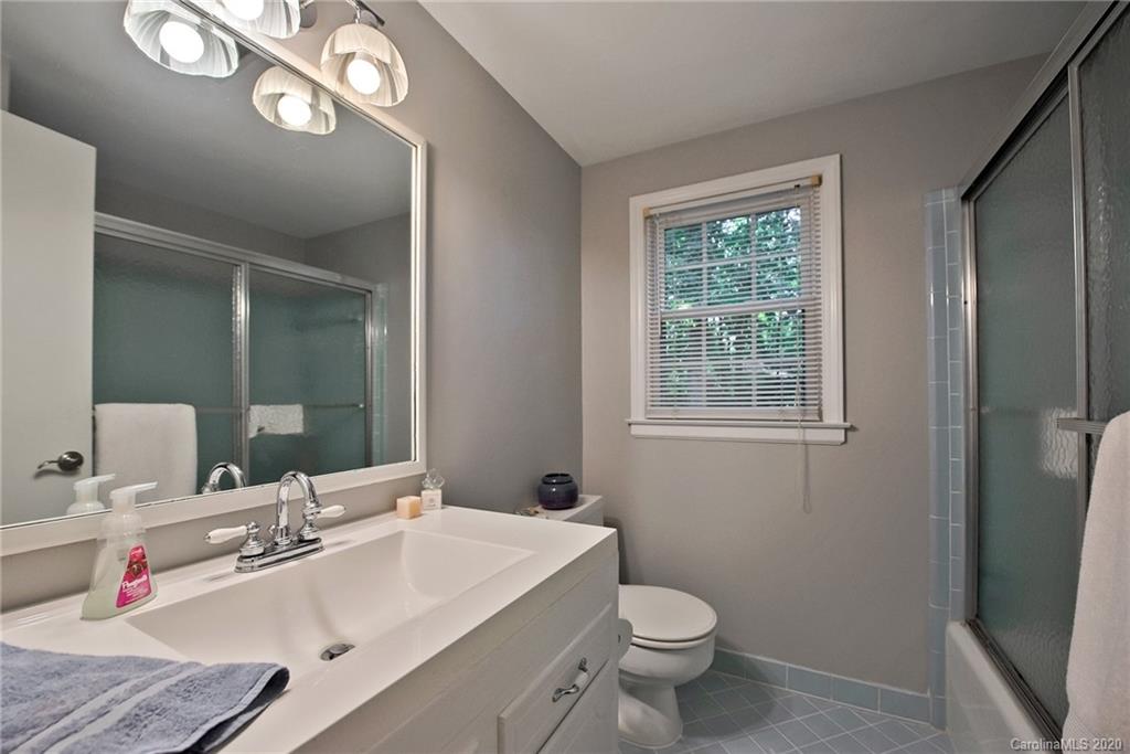 4611 Twin Oaks Place Charlotte NC 28212
