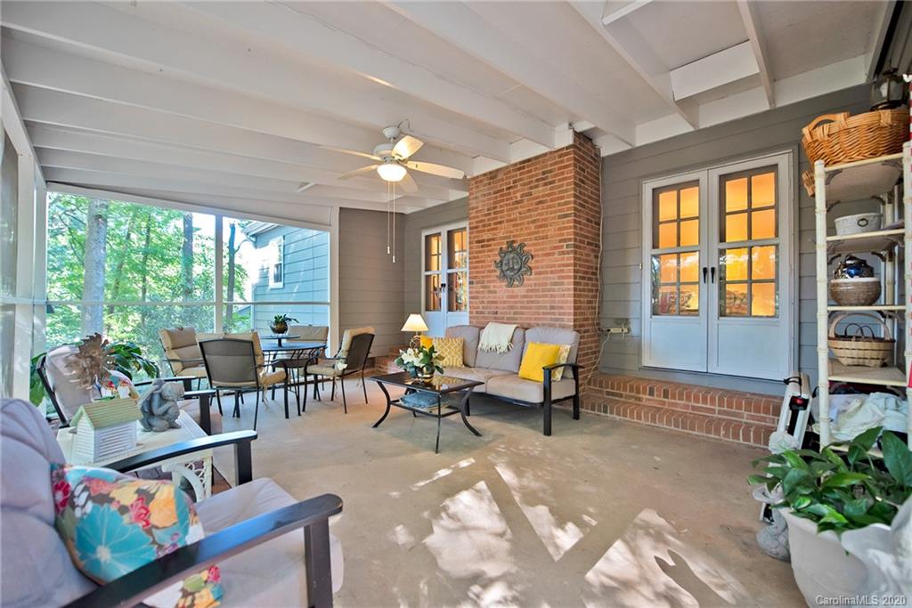 4611 Twin Oaks Place Charlotte NC 28212