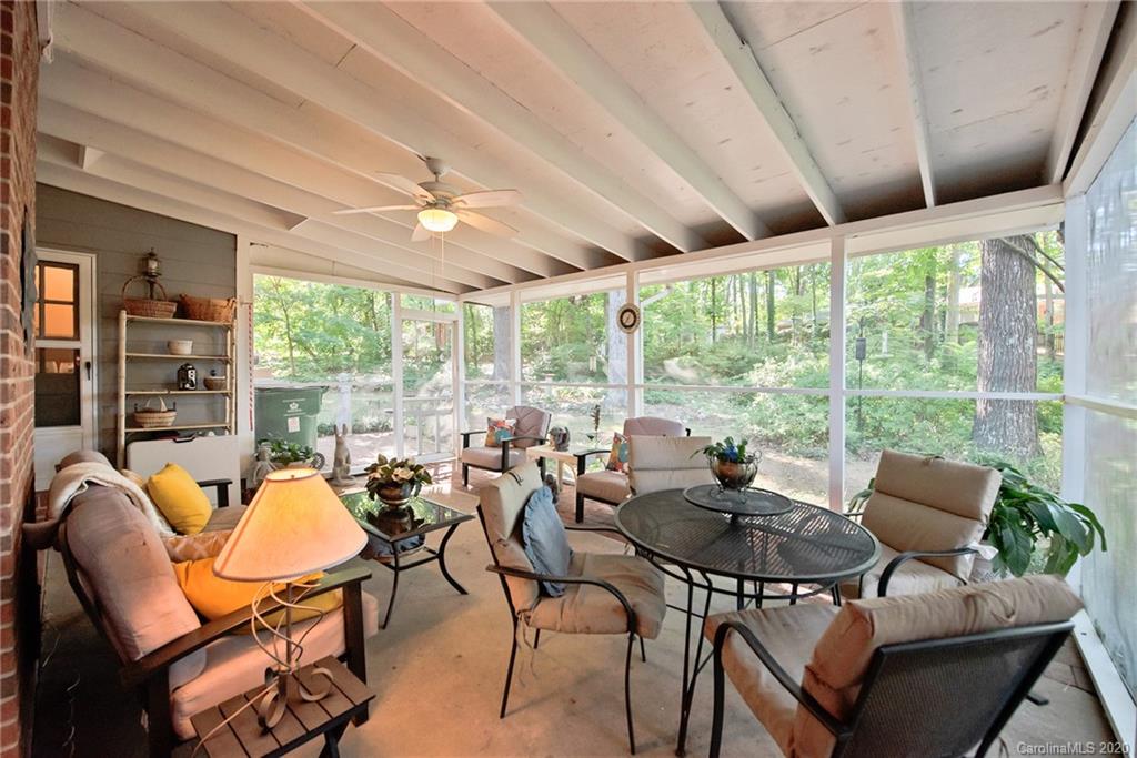 4611 Twin Oaks Place Charlotte NC 28212