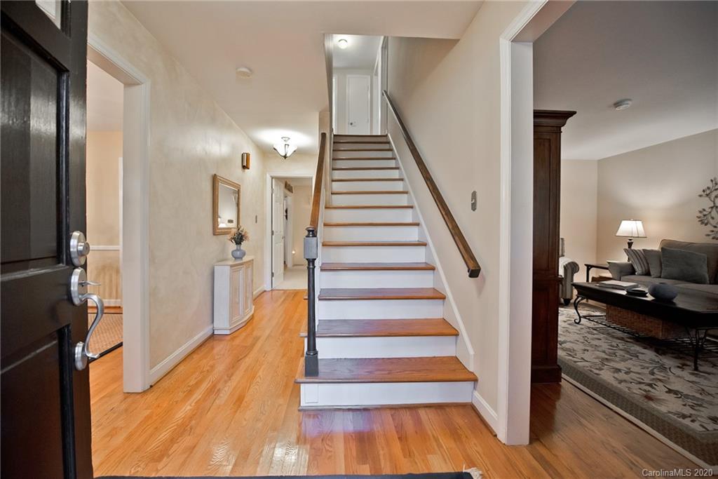 4611 Twin Oaks Place Charlotte NC 28212