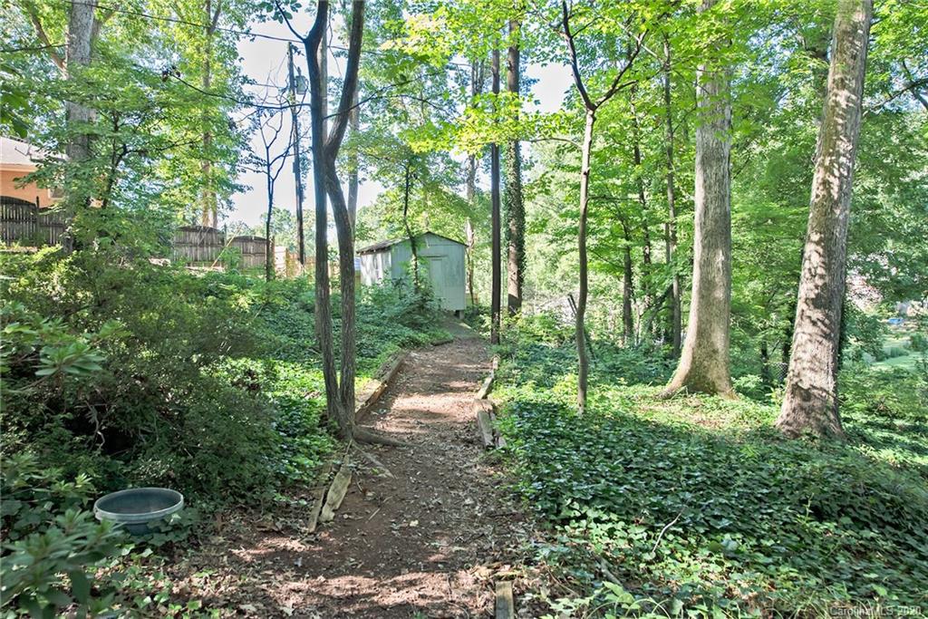 4611 Twin Oaks Place Charlotte NC 28212