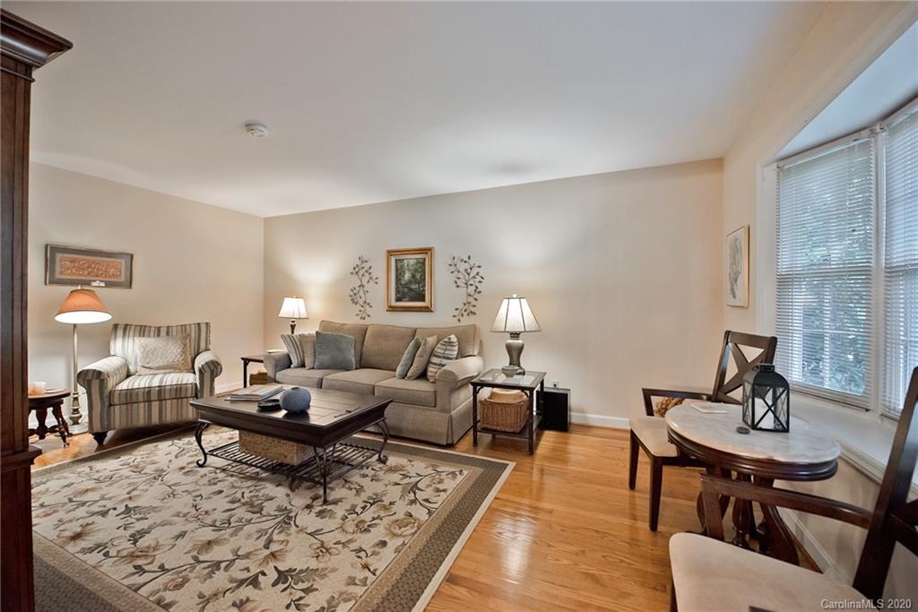 4611 Twin Oaks Place Charlotte NC 28212