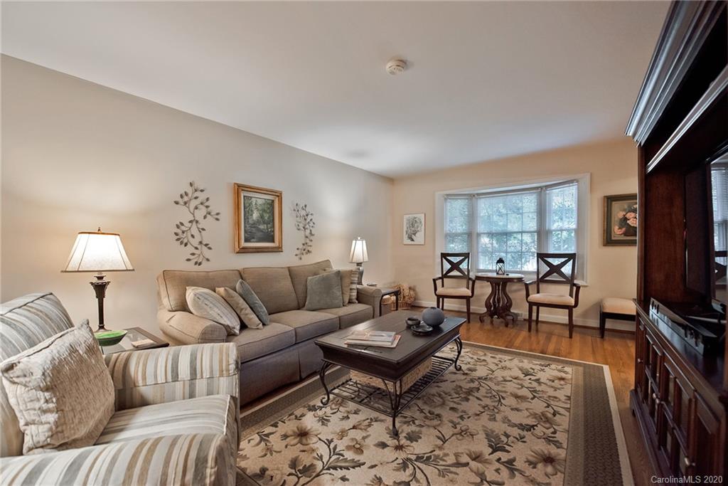 4611 Twin Oaks Place Charlotte NC 28212