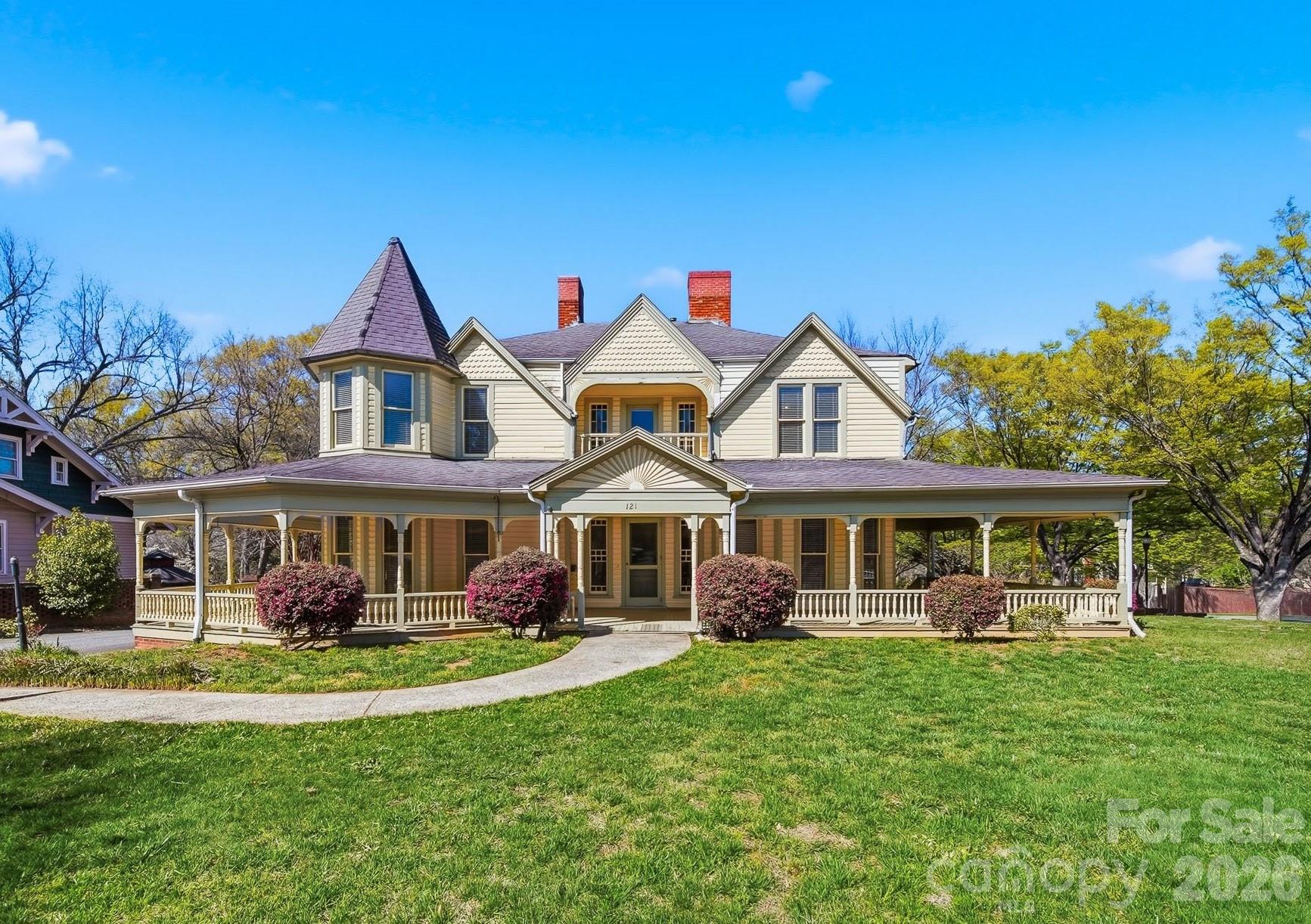 121 5th Avenue NE Hickory NC 28601
