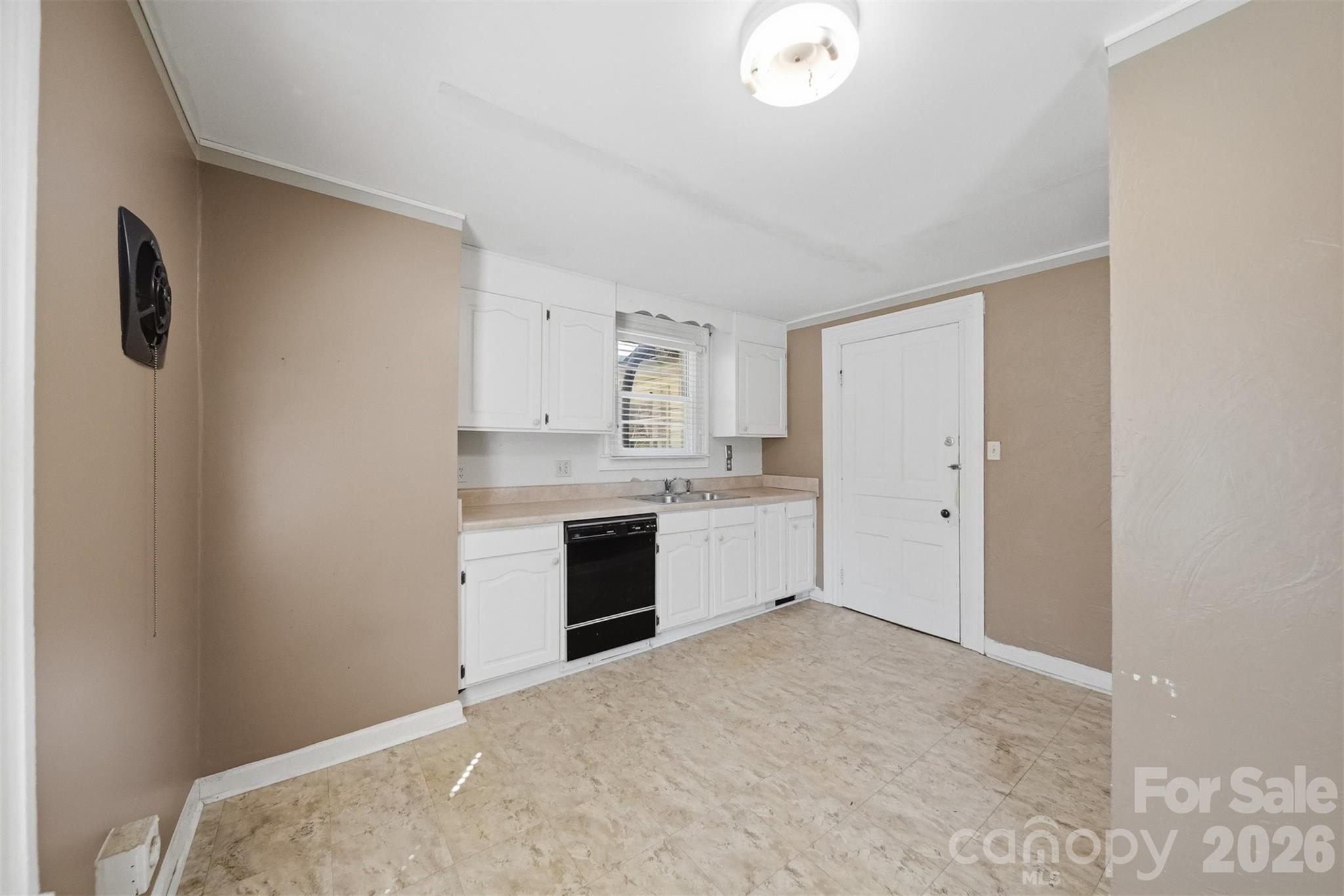 121 5th Avenue NE Hickory NC 28601