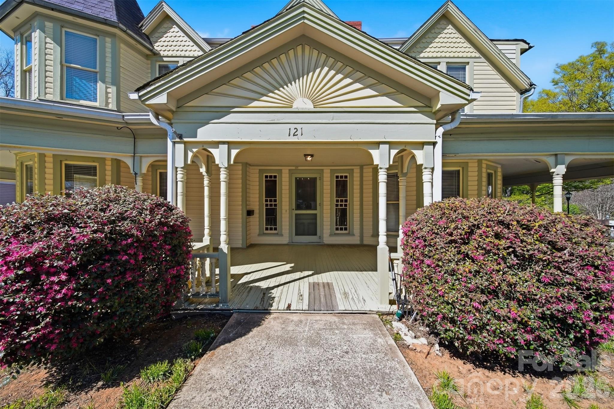 121 5th Avenue NE Hickory NC 28601