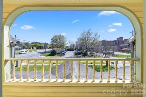 121 5th Avenue NE Hickory NC 28601