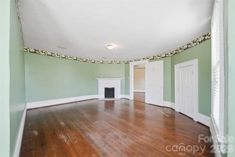 121 5th Avenue NE Hickory NC 28601