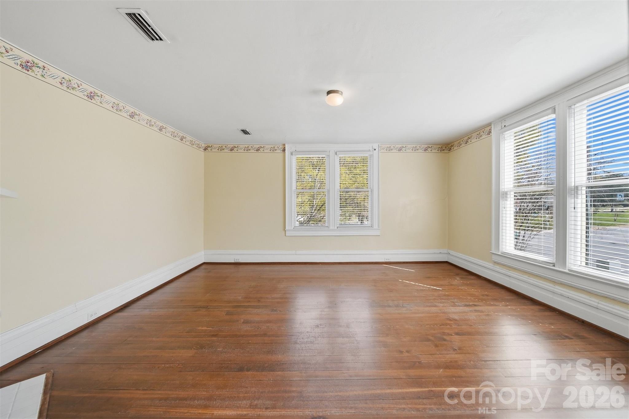 121 5th Avenue NE Hickory NC 28601